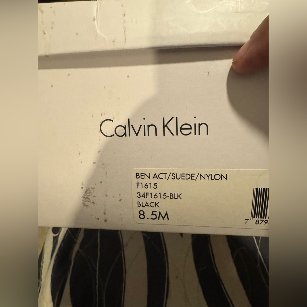 Calvin Klein - Picture 2 of 4